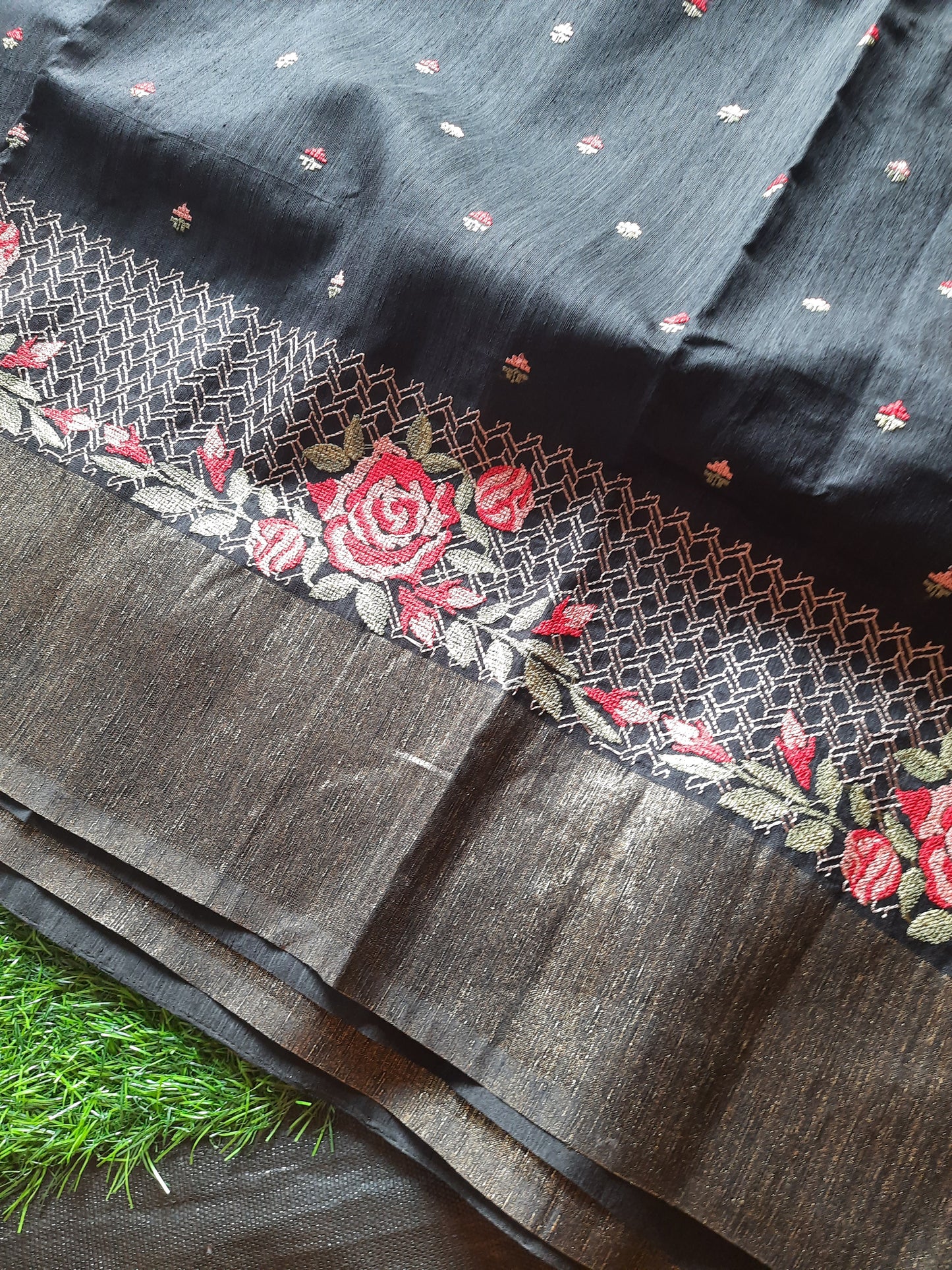 Art silk saree with floral embroidery– Black